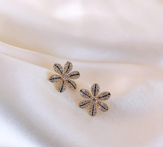 Modern Sunflower Design Earrings Studs